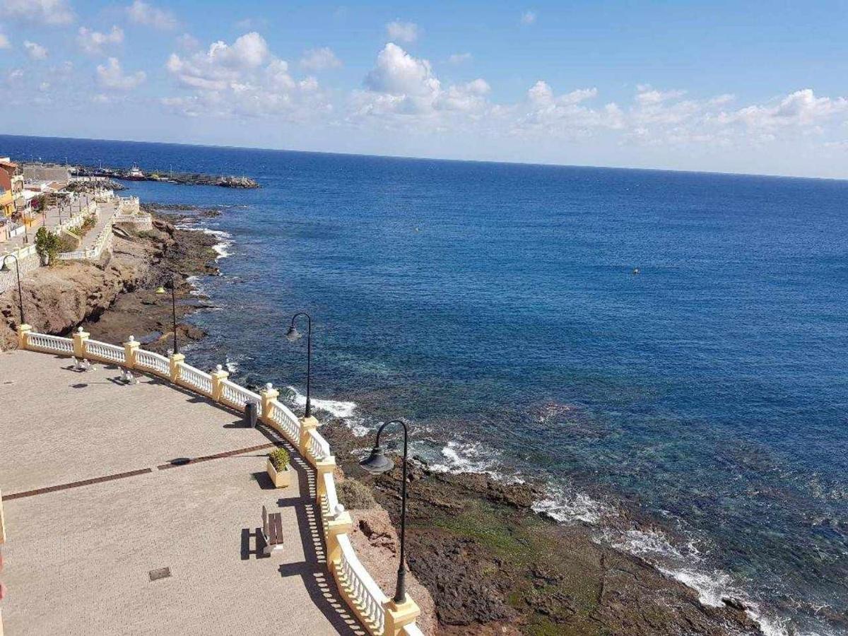Piso En Primera Linea Con Vistas Directas Al Mar Melenara Exterior foto