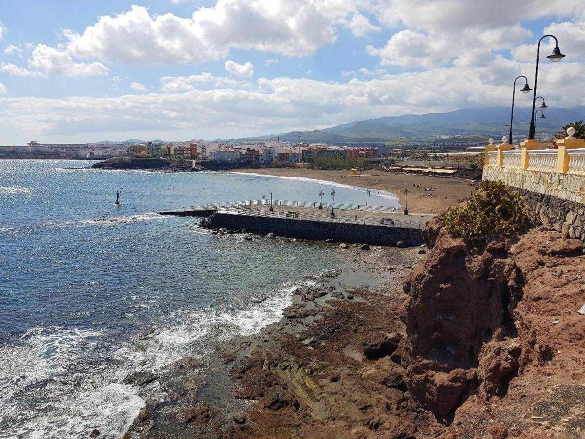 Piso En Primera Linea Con Vistas Directas Al Mar Melenara Exterior foto
